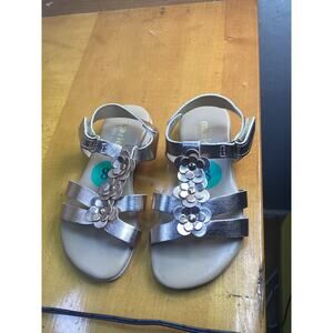Mariell Girls Sandals Shoes Silver Flowers Dressy Thong Straps Size 8M